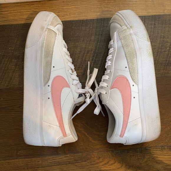 Low Top Nike Blazers (pink) - Picture 3 of 5
